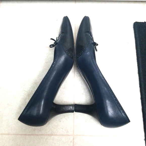 Salvatore Ferragamo Shoes - FERRAGAMO / NAVY BLUE classic pumps black Wingtips